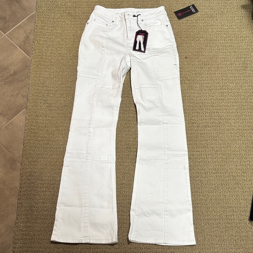 No Boundaries Women's Flare White Jeans